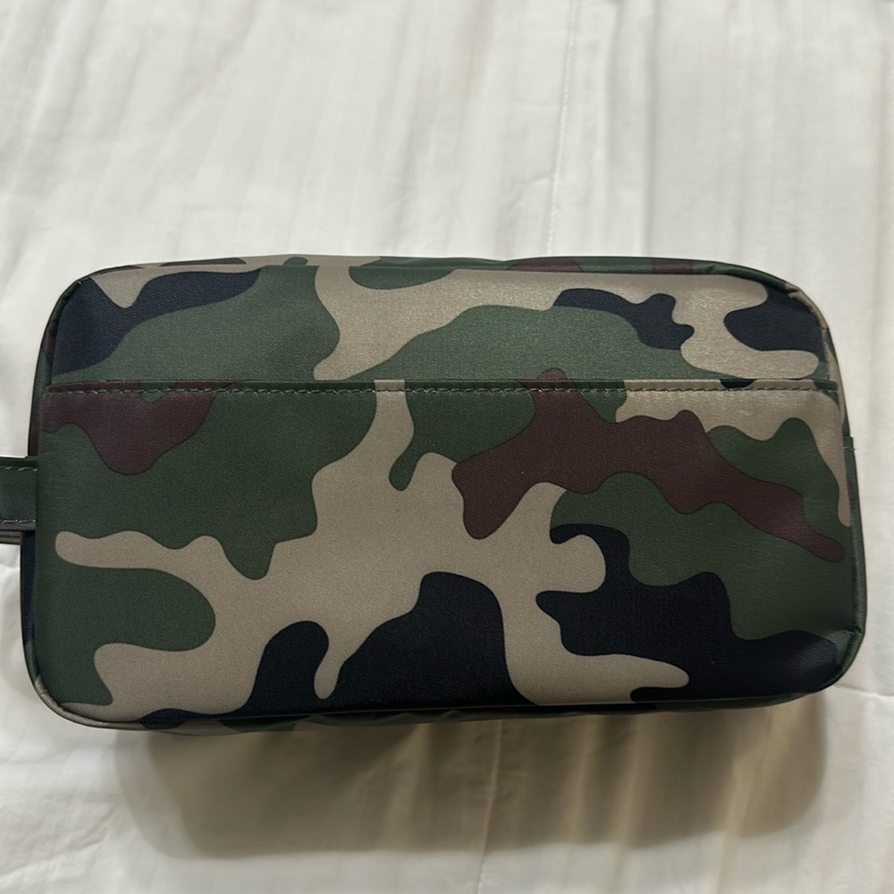 Bath and body Camouflage case